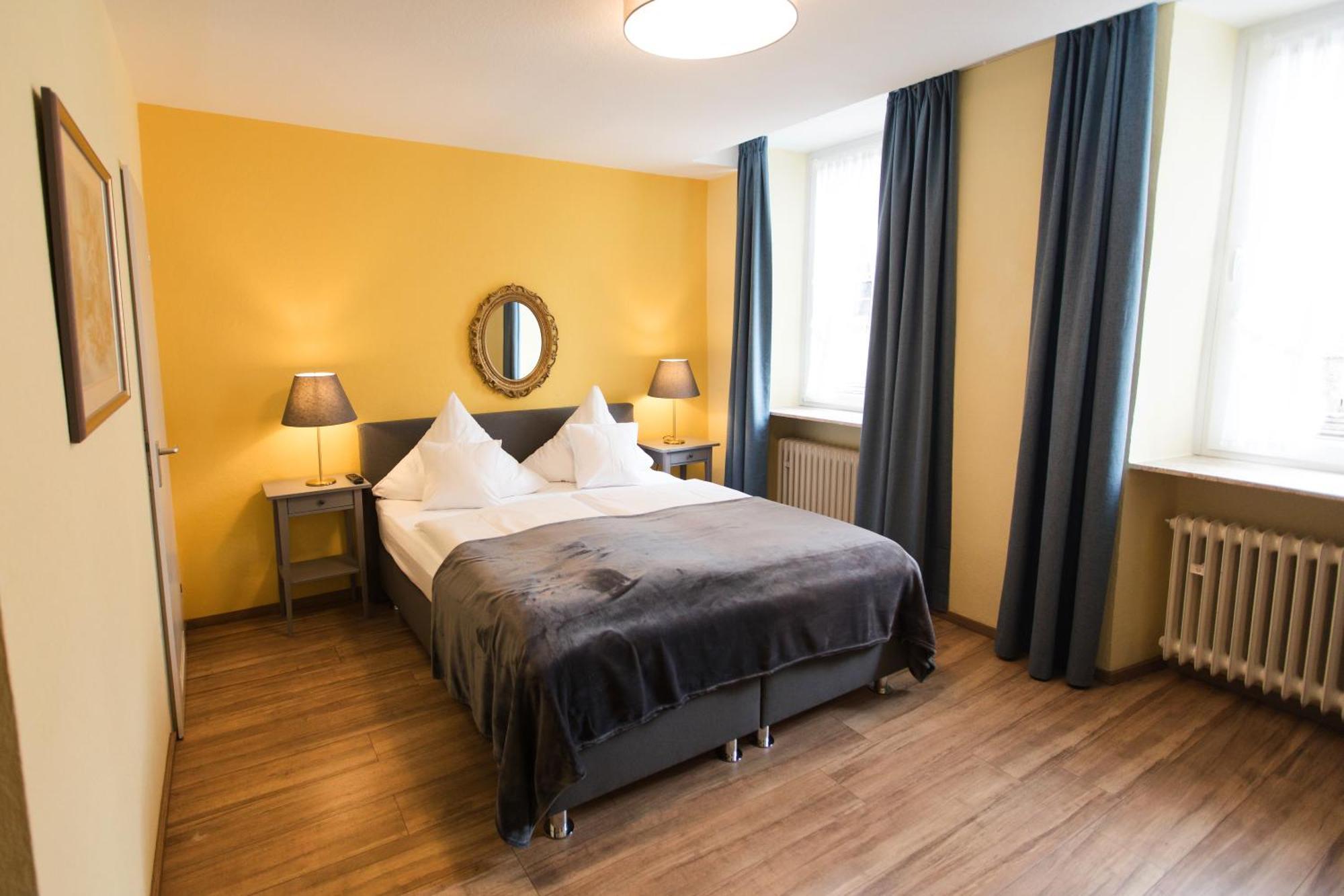 Kröv Ratskeller Hotel & Restaurant מראה חיצוני תמונה